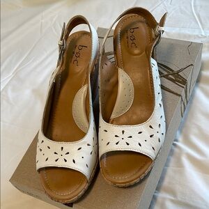 Born KACEE B.O.C. White Sandals